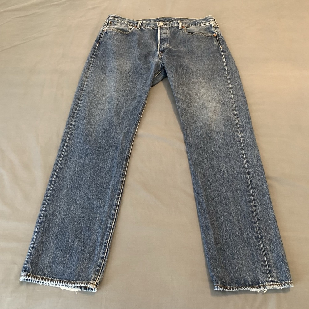 Levis 501 Jeans Mens 36x32 Blue Medium Wash Straight Button Fly Denim Pants Fade